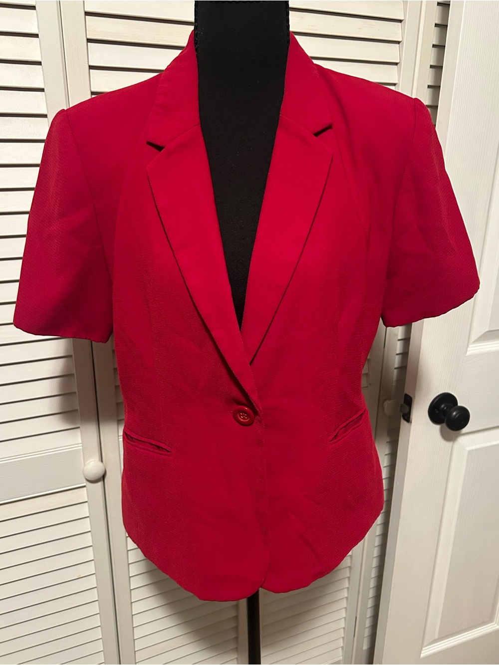 Red Short-Sleeve Women's Blazer